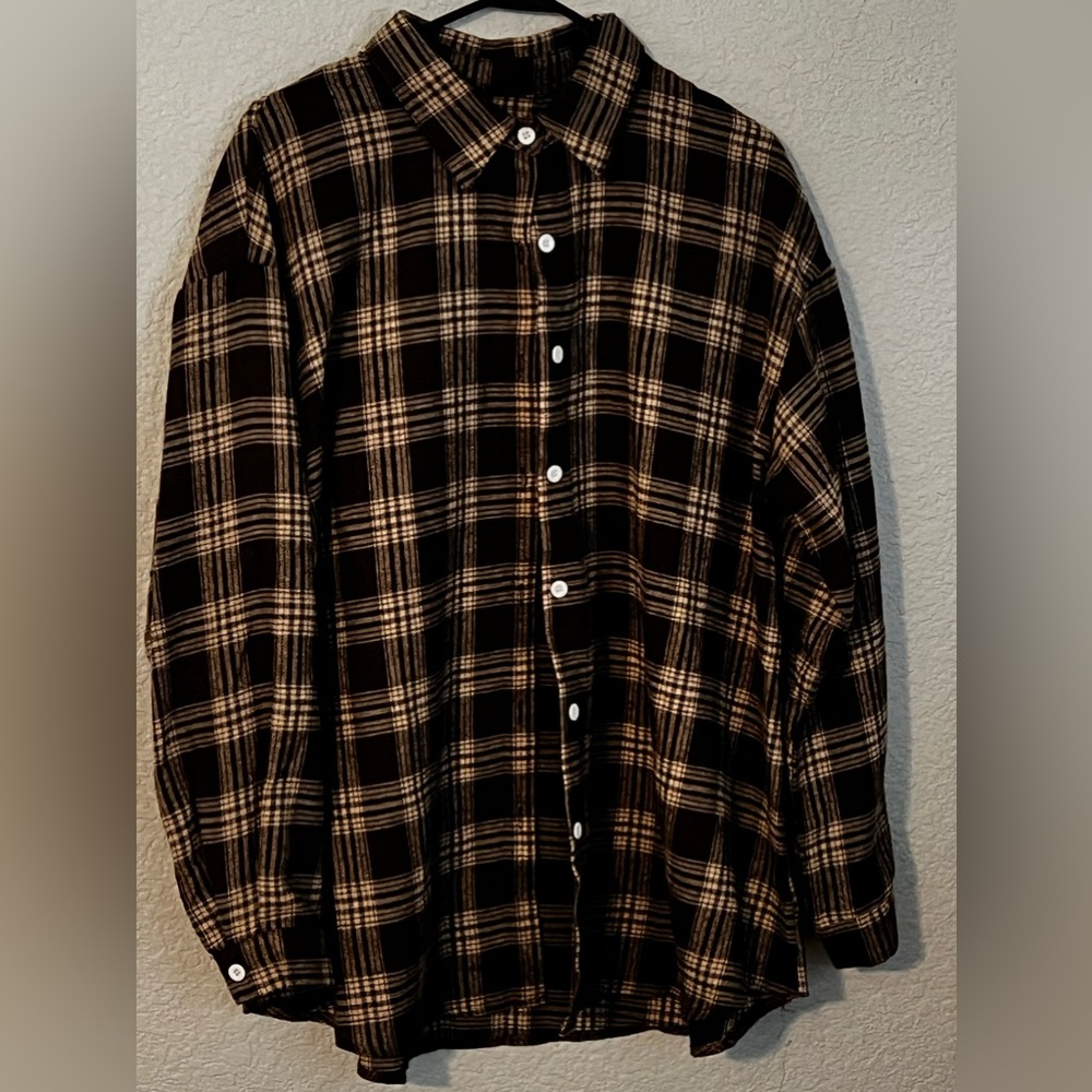Women’s casual plaid flannel collared coffee colored NEW